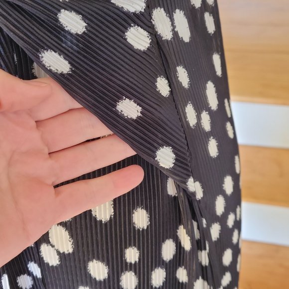 Aaos V Neck, Wrap Tie Waist Black/White Midi Dress. Size 6/8 - Picture 9 of 12